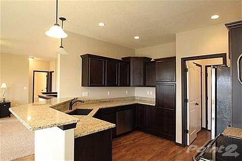 3rd image of 875 Molly Dr