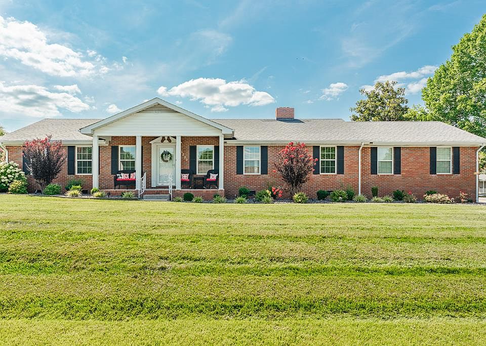 1st image of 1220 Walnut Dr