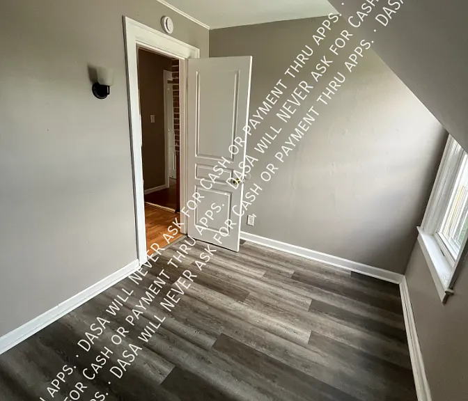 28 Newfield St #UPPER — Photo 10