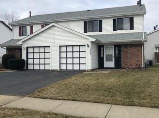 3902 Springlake Dr, Hanover Park, IL