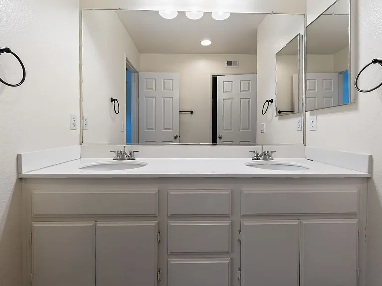 10009 Kika Ct — Photo 24