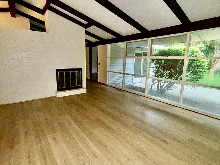 1201 Woodrow St NW — Photo 5
