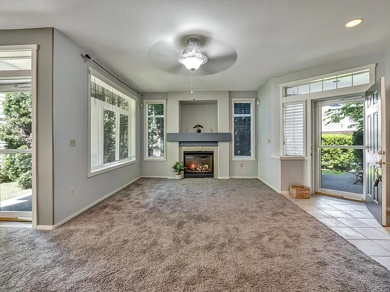 4319 NE 5th Ct — Photo 4
