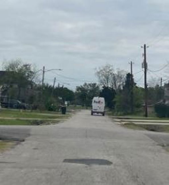Exterior Neighborhood (street photo)