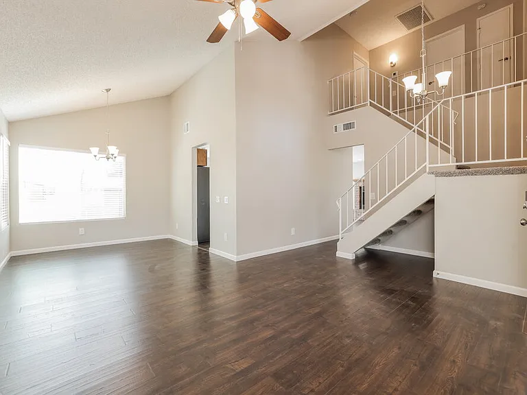 2811 W Calle Del Tigre — Photo 9