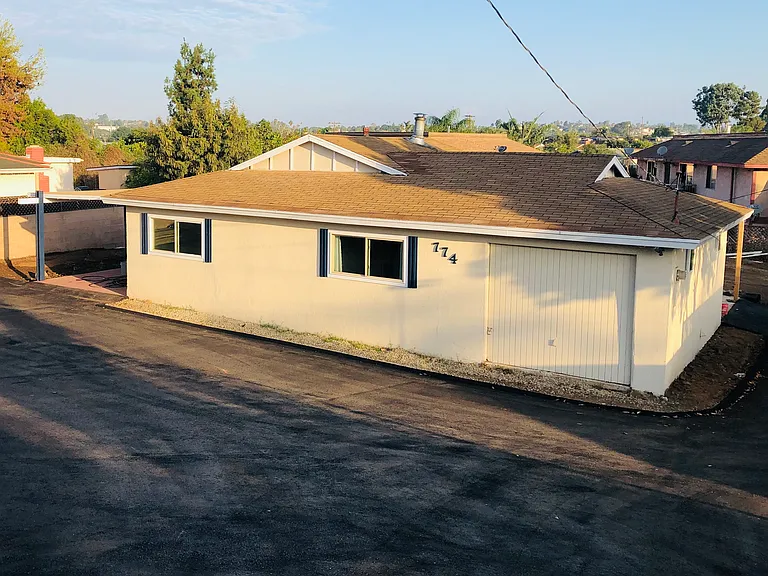774 N Citrus Ave — Photo 1