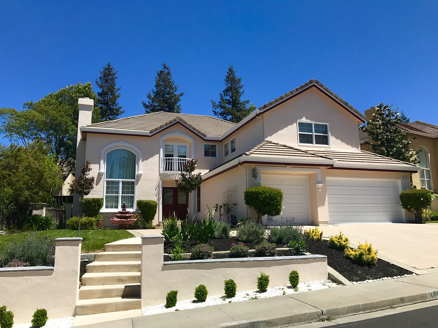 120 Rassani Dr photo 1