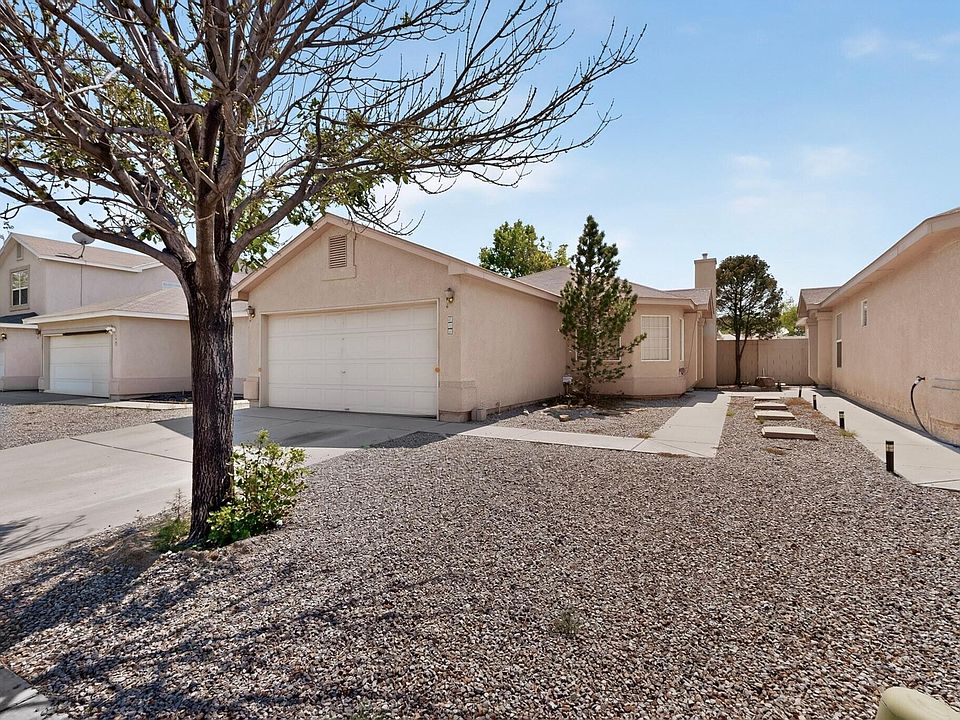 1st image of 631 Vista Luna Ln SW