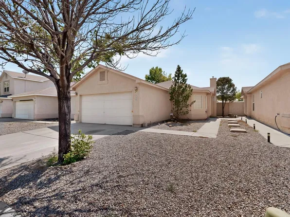 631 Vista Luna Ln SW, Albuquerque, NM 87121