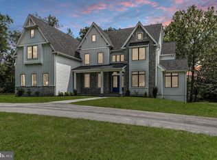 6 Evergreen Ln, Malvern, PA 19355