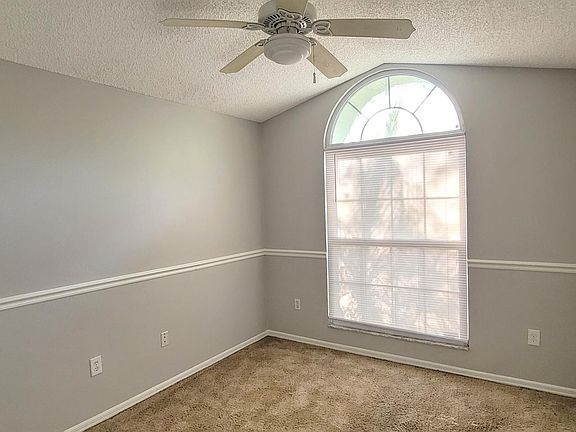 3rd image of 2926 Shannon Cir