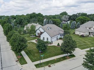 W51N615 Cedar Reserve Cir, Cedarburg, WI 53012