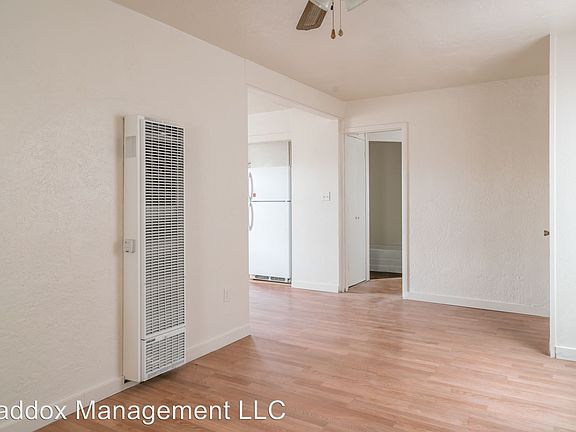 4th image of 712 1/2 Madison St NE