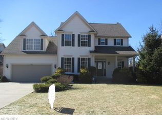 3382 Crown Pointe Dr, Stow, OH