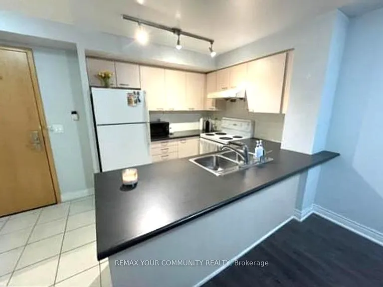 48 Suncrest Blvd #522 — Photo 4