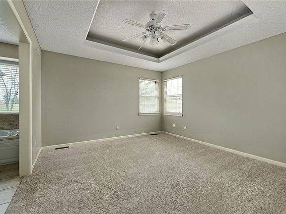 5th image of 707 Condor St