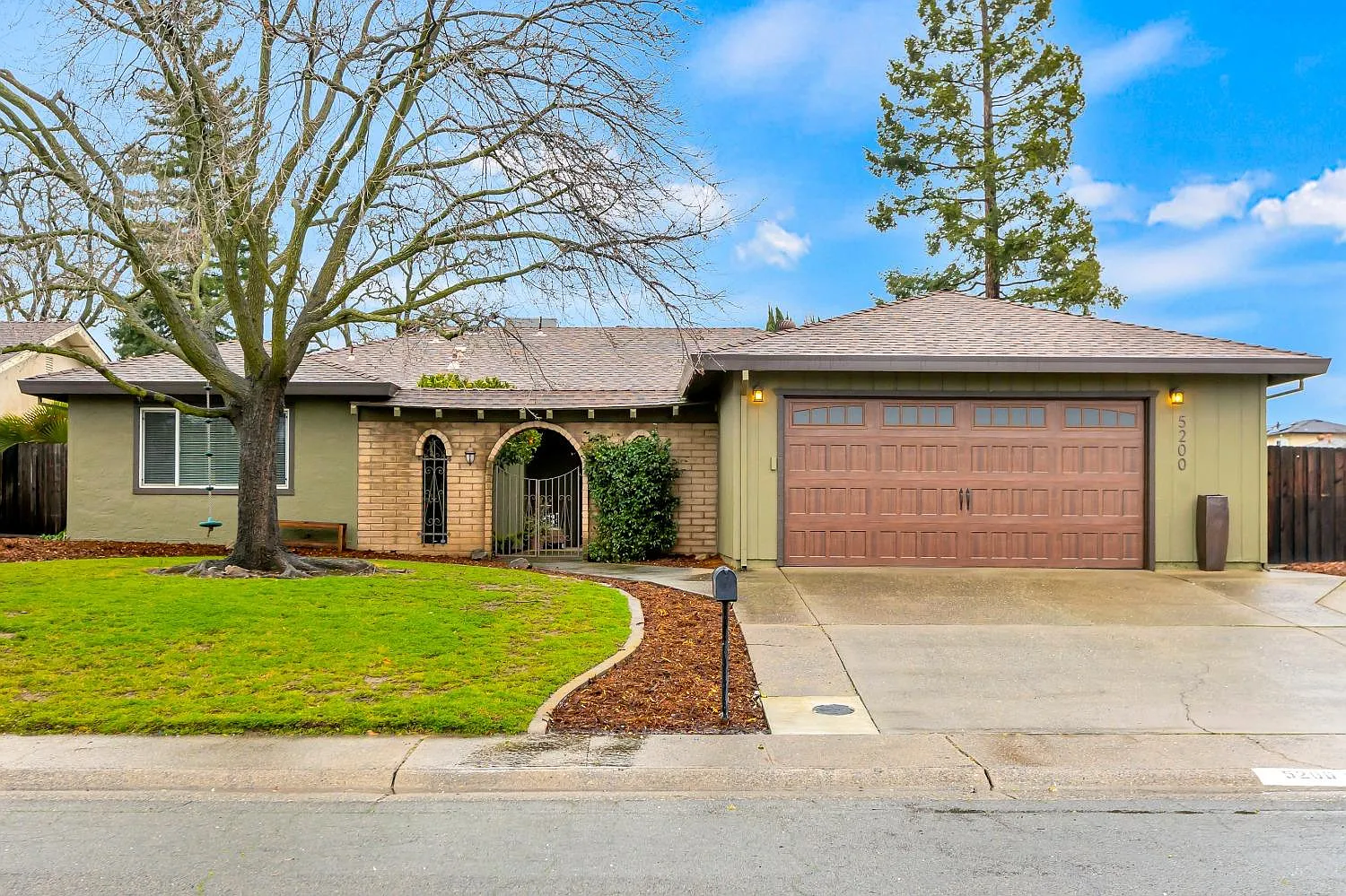 5200 Lynnadeane Ct photo 1