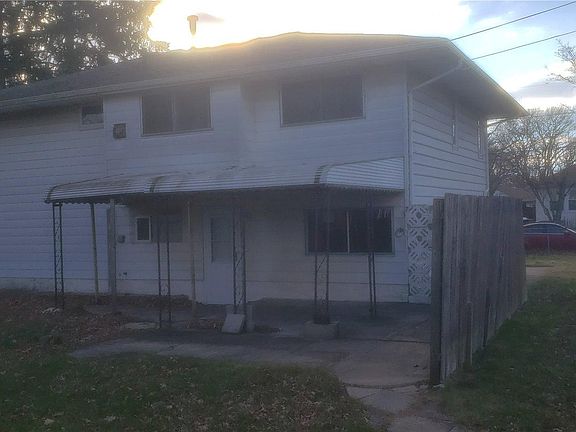 3rd image of 1739 Quarter St