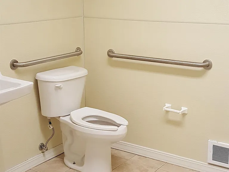 215 Country Club Ln #8 — Photo 6