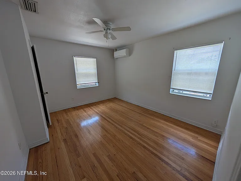 2136 College St #4 — Photo 7