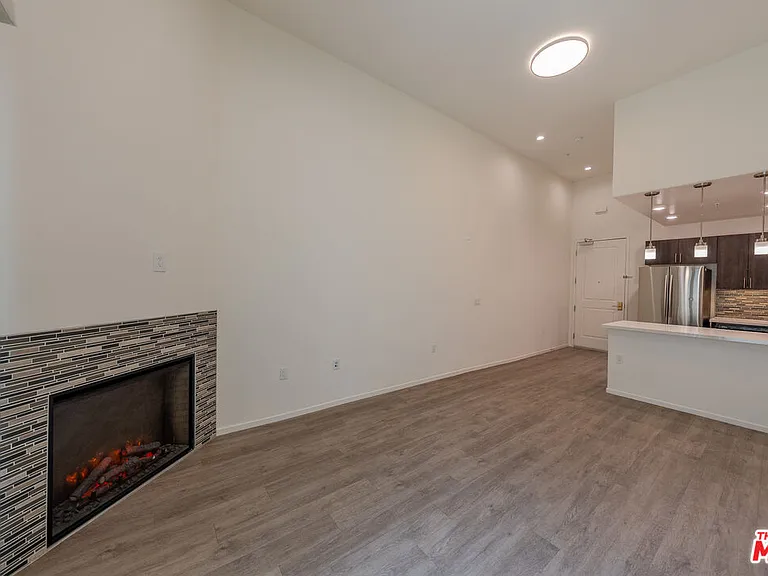 124 W Colorado #105 — Photo 12
