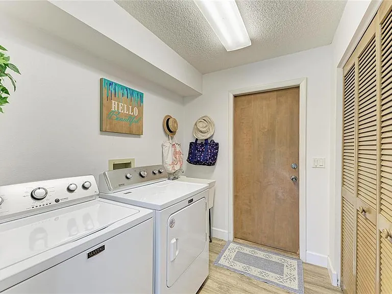 405 Bayside Ln — Photo 48