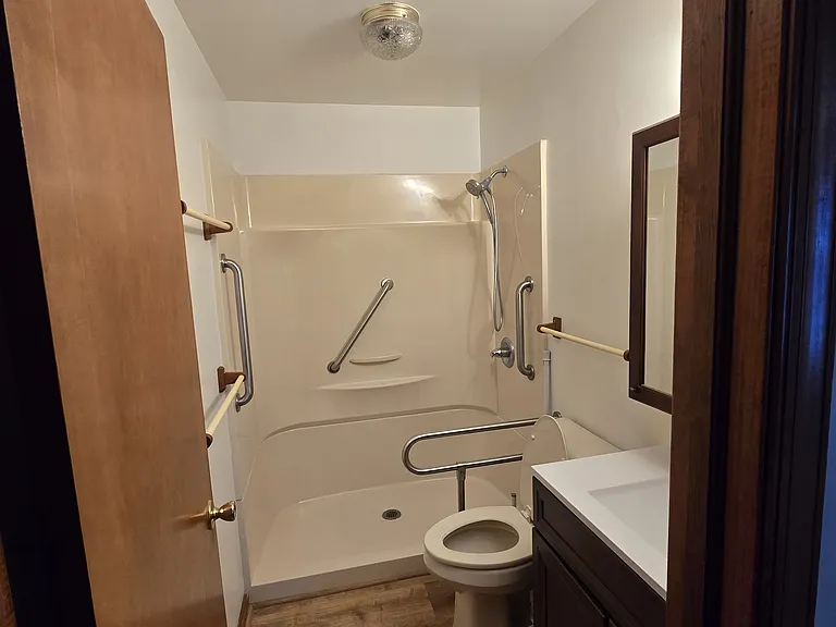 8273 Pond View Dr — Photo 7