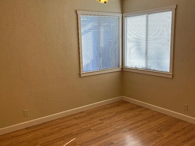919 Palm Ave — Photo 2