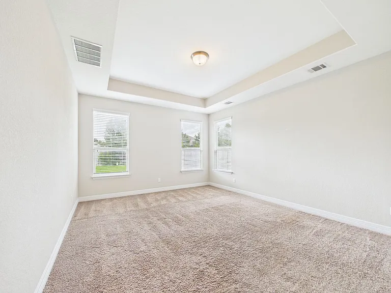 105 Auburn Cv — Photo 25