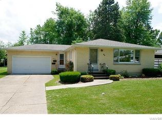 96 Red Oak Dr, Buffalo, NY 14221