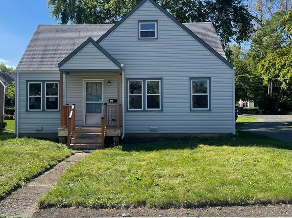 418 S Lake Ter, Mundelein, IL 60060