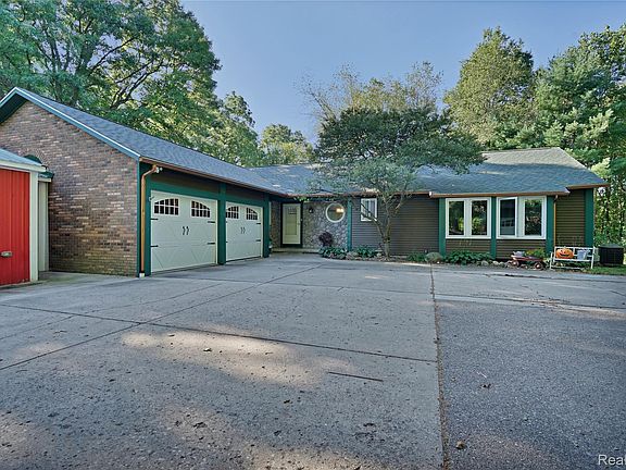 2nd image of 3738 Winterwood Dr