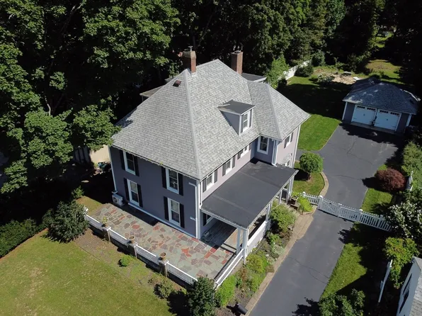 35 Peirce St, Middleboro, MA 02346