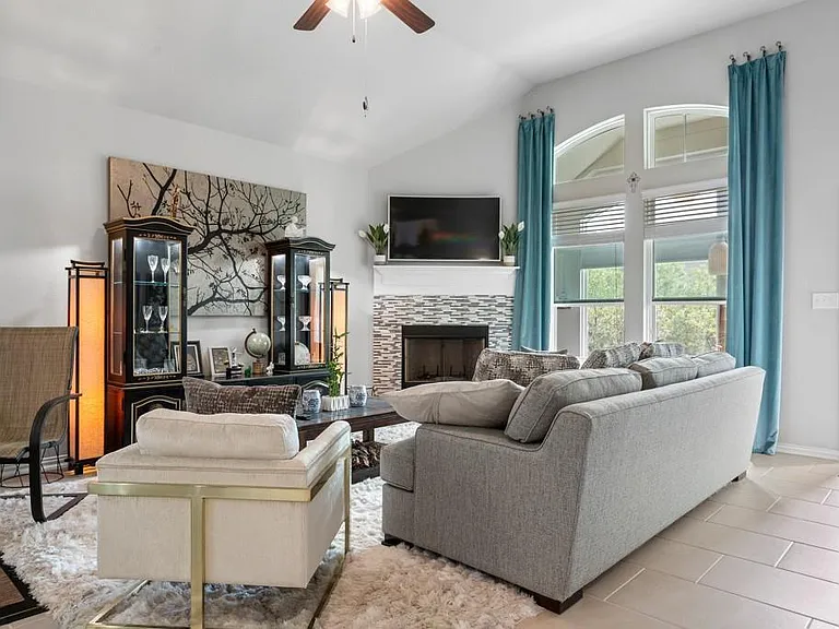 8045 Arezzo Dr — Photo 10