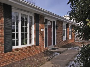 707 N York Rd, Sterling, VA 20164