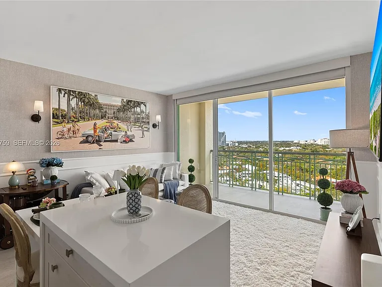 3350 SW 27th Ave #1806 — Photo 3