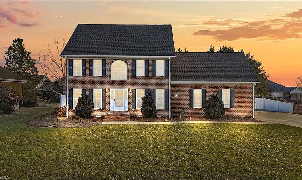 1st image of 502 Wildwood Ln