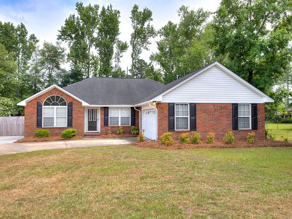 1st image of 335 Edenwood Dr