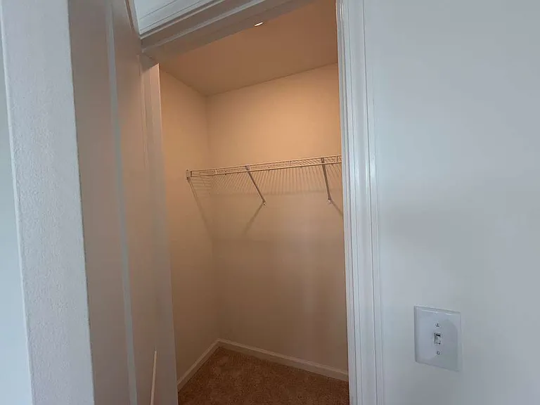 425 Venetian Dr — Photo 30