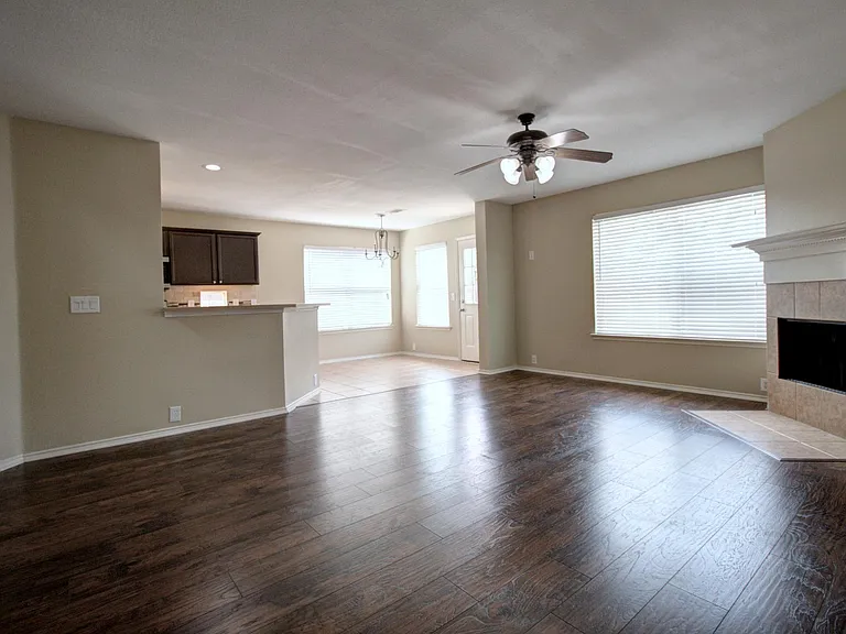 8620 Chisholm Trl — Photo 4