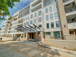 130 Cherokee Rd #405, Charlotte, NC 28207