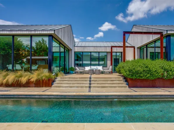 34 Vanguard Way, Dallas, TX 75243