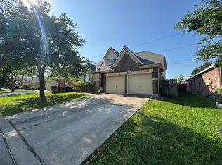 339 Lake Line Dr, Alvin, TX 77511
