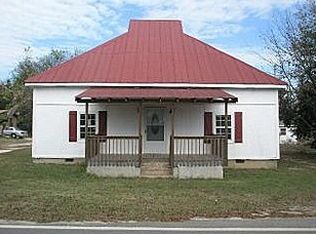 411 E 2nd Ave, Tennille, GA 31089