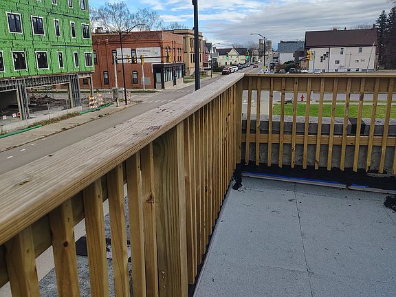 5th image of 493 S Park Ave