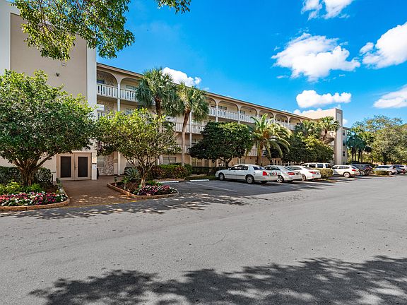 2nd image of 2102 Lucaya Bend #J3
