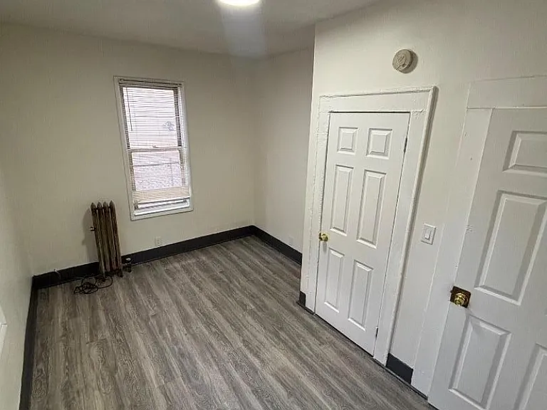 413 Lyons Ave — Photo 13