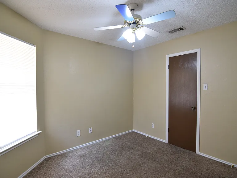 2502 Savage Dr — Photo 12