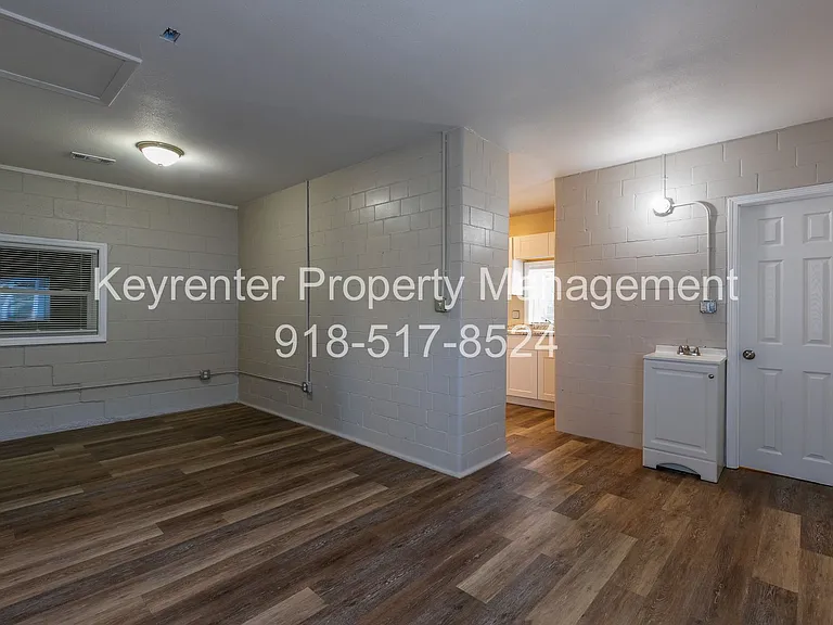 N Lewis Pl Triplex — Photo 6