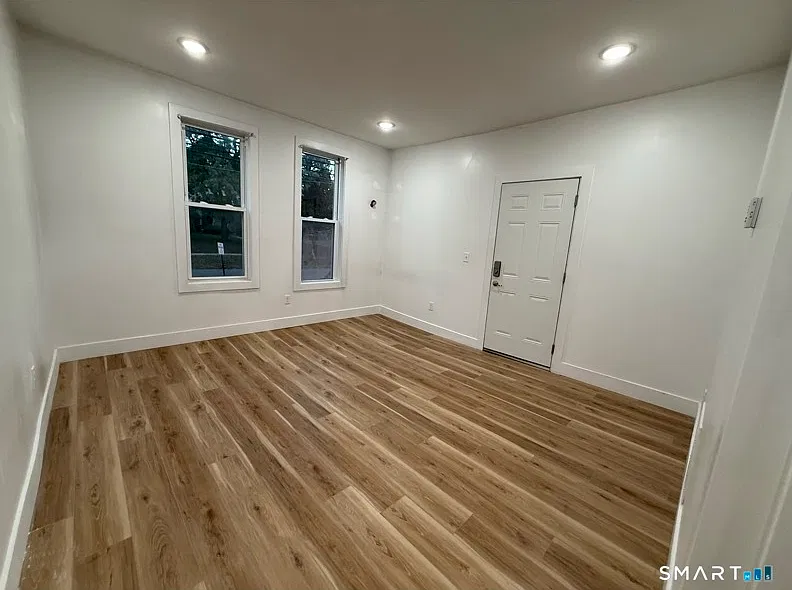 Studio, 1.0 bath, 8160 sqft, $1,550 — Photo 4